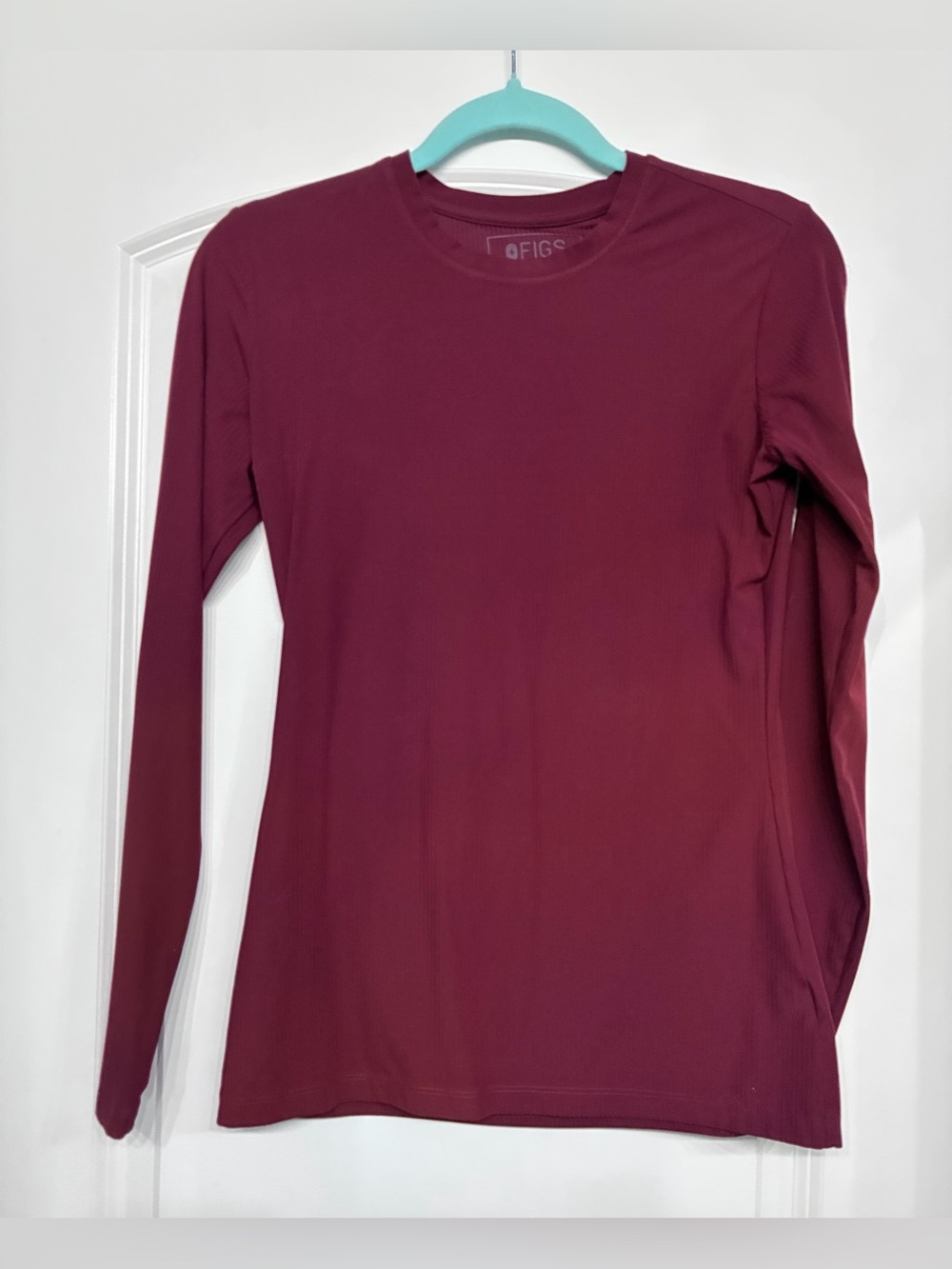 🍷 FIGS Burgundy Long Sleeve Scrub Undershirt | XS | 2 Available